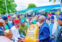 Nasarawa lawmaker empowers farmers with 1,500 bags of fertiliser