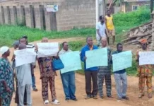 Residents of Ibadan community task govt on deteriorating road condition