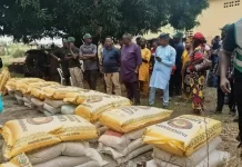 FCTA hands over 6,800 bags of fertiliser to FCT farmers