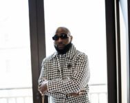 Davido lights up stage in London, announces fresh stadium tour