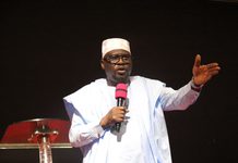 Fintiri promises land, foreign scholarships for media aides
