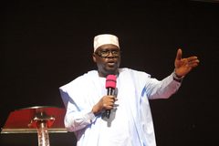 Fintiri promises land, foreign scholarships for media aides