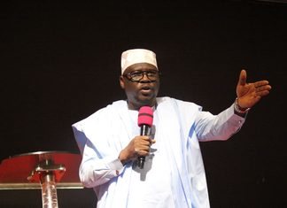 Fintiri promises land, foreign scholarships for media aides