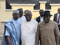 Jonathan commends former deputy governors’ forum for national unity
